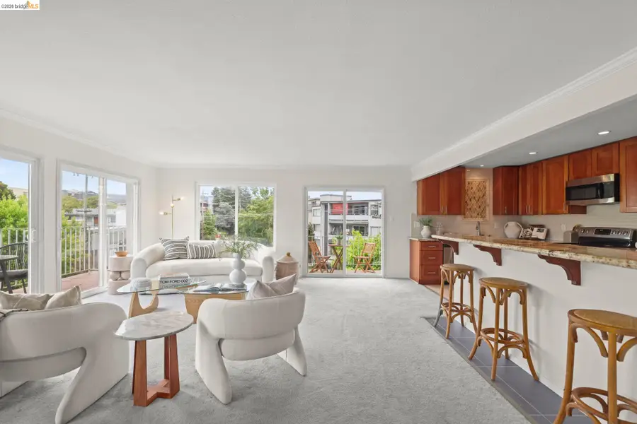 695 Mariposa Ave #401, Oakland, CA 94610 - #2