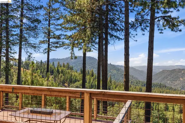 19922 Middle Camp Sugarpine Rd, Mi Wuk Village, CA 95346
