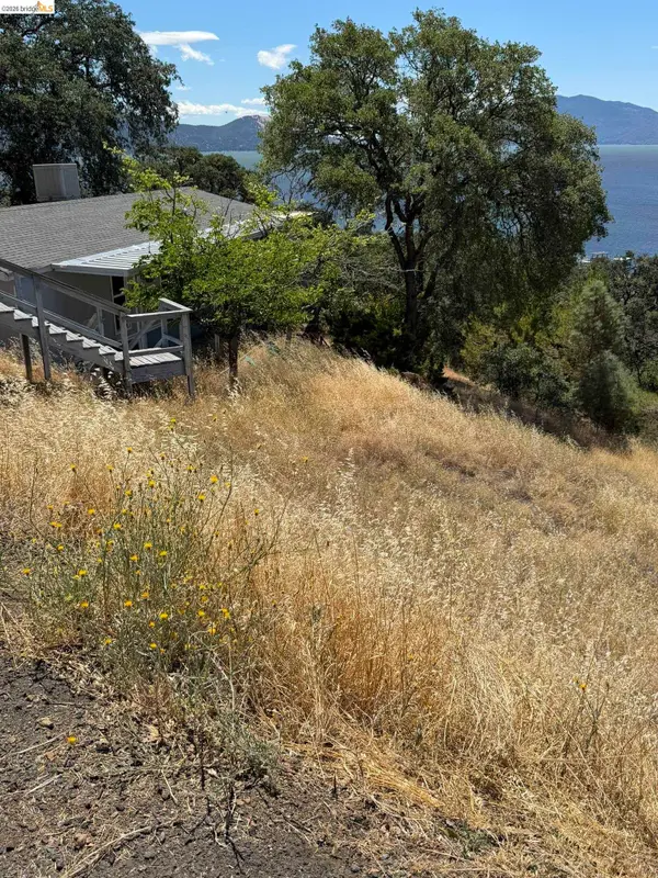 3205 Knob St, Nice, CA 95464