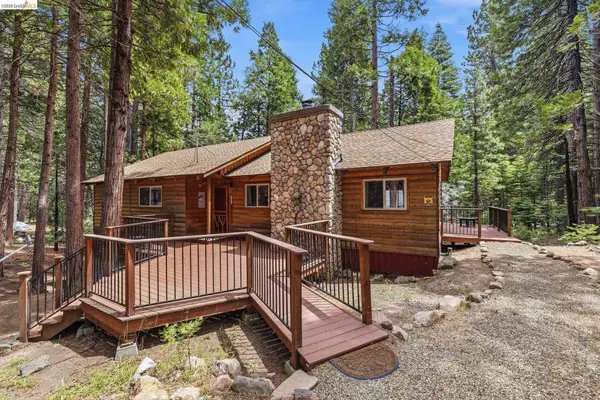 29587 Lassen Dr, Cold Springs, CA 95335