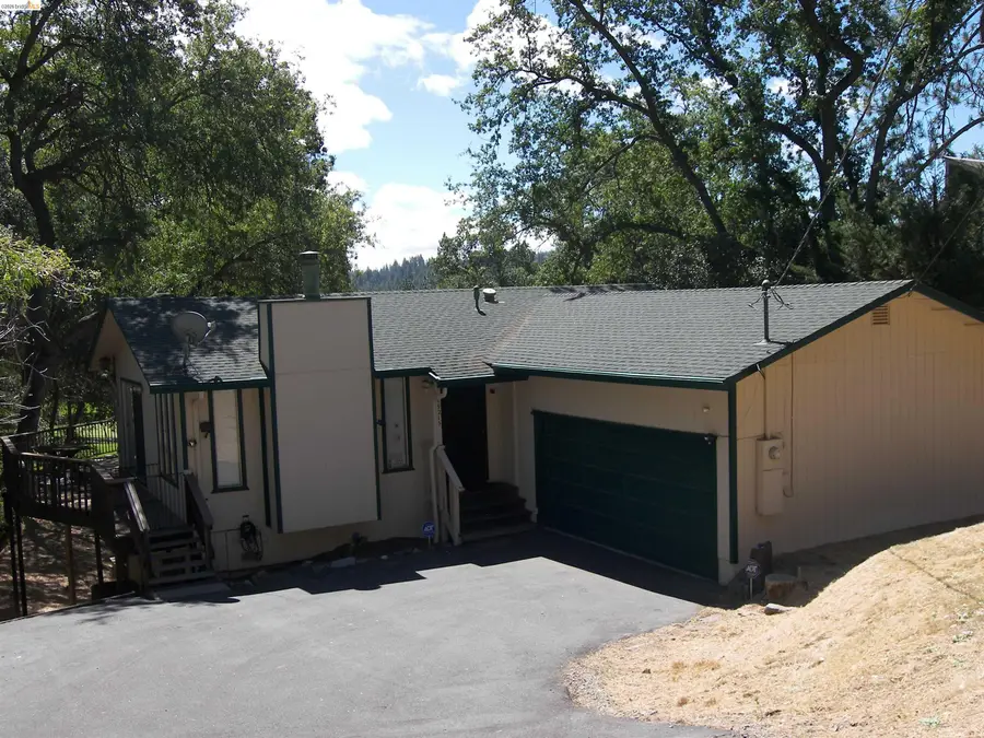 19215 Ferretti Rd., Groveland, CA 95321 - #2