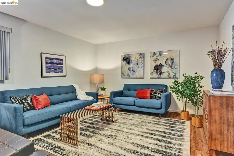 585 Crestmont Dr, Oakland, CA 94619 - #2