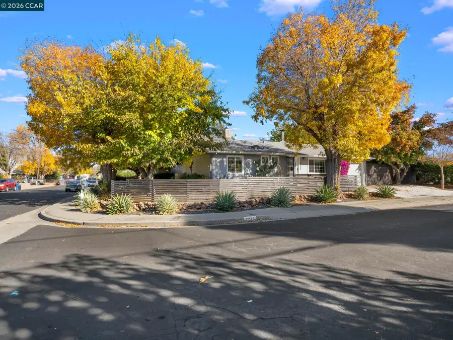 2245 Krueger Dr, Concord, CA 94520 - #3