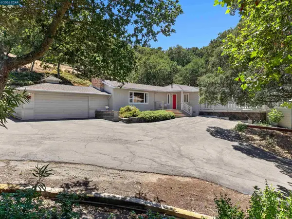 1 Greenwood Ct, Orinda, CA 94563