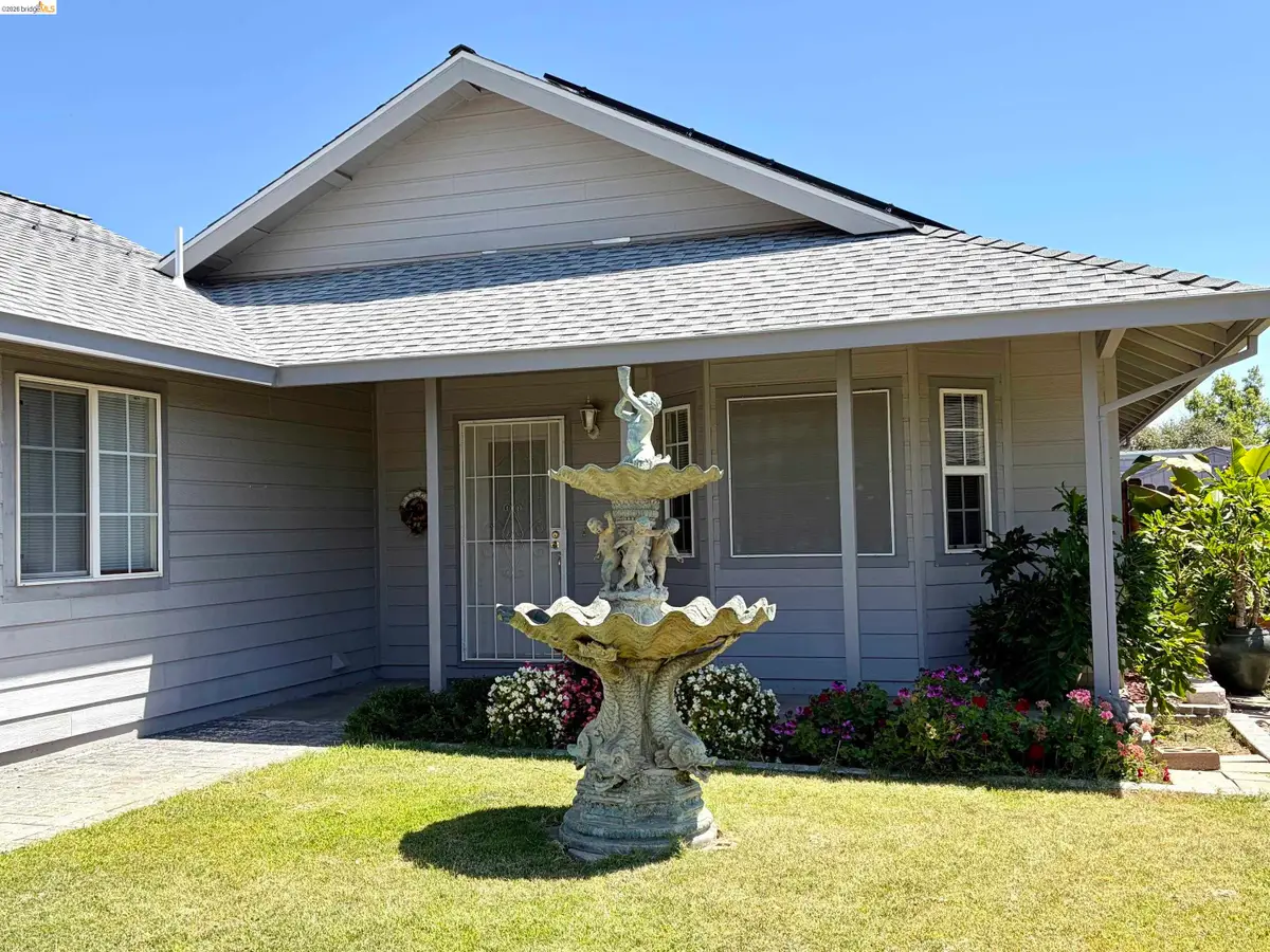 17538 Twin Oak Dr, Jamestown, CA 95327 - #1