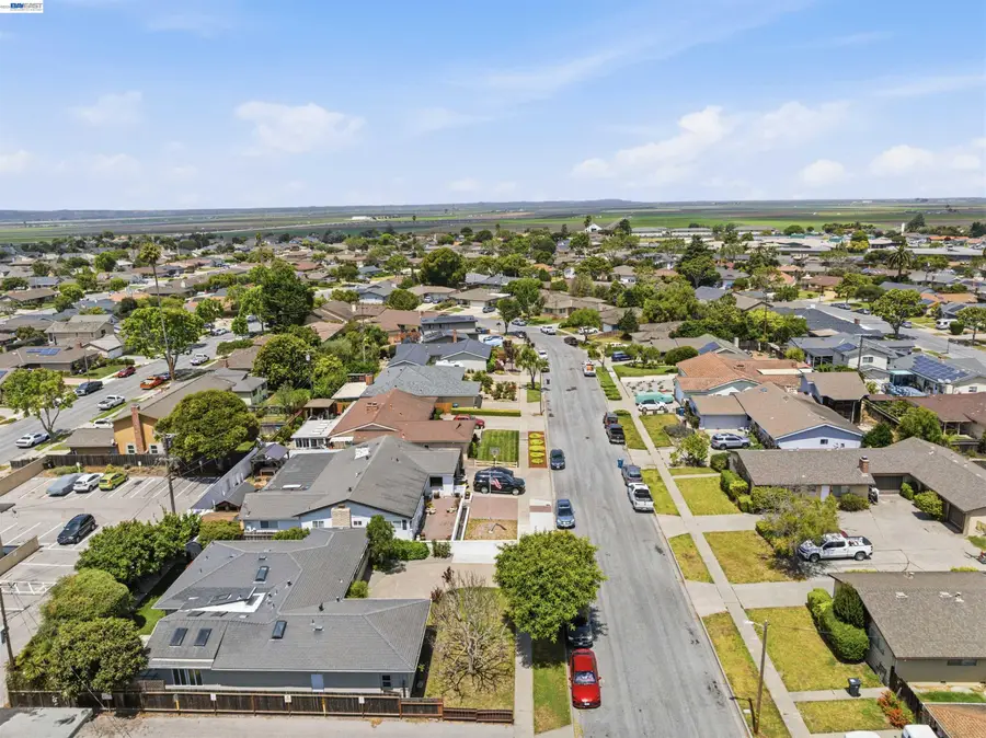 739 Bellarmine Dr, Salinas, CA 93901 - #2