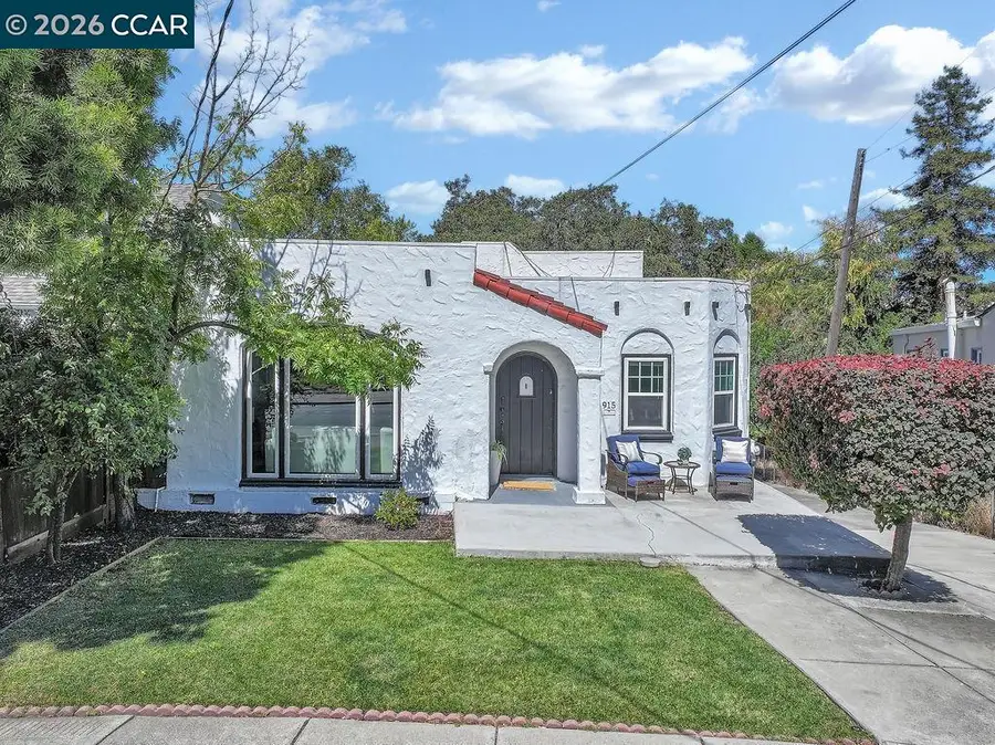 915 Brown Street, Martinez, CA 94595 - #2