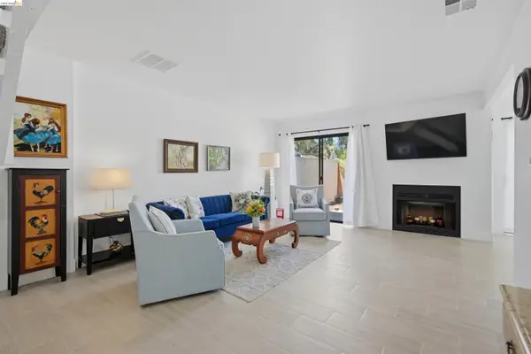 25 Bud Ct, Pleasant Hill, CA 94523