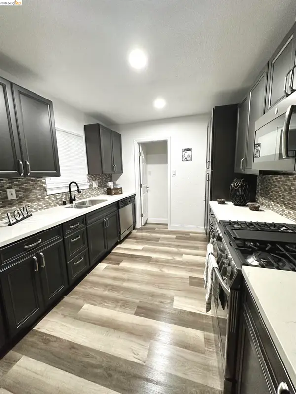 7724 Crest Ave, Oakland, CA 94605