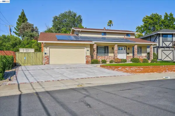 2065 Gill Port Ln, Walnut Creek, CA 94598