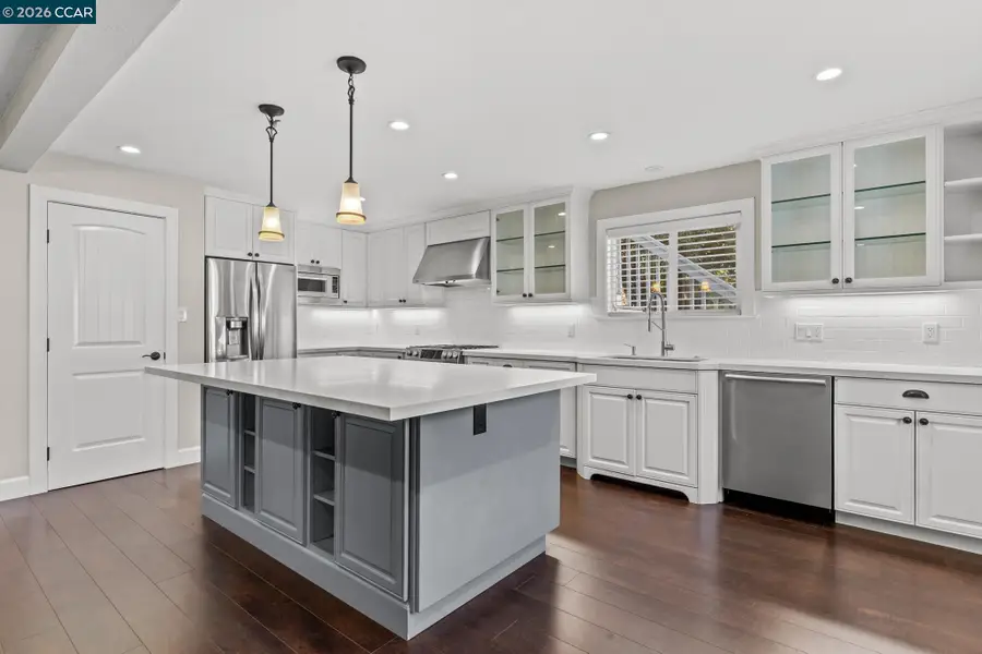 557 43rd St, Oakland, CA 94609 - #2