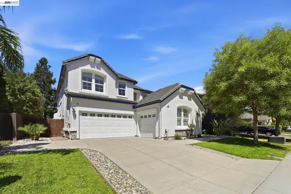 15 Vitruvius Ct, Oakley, CA 94561