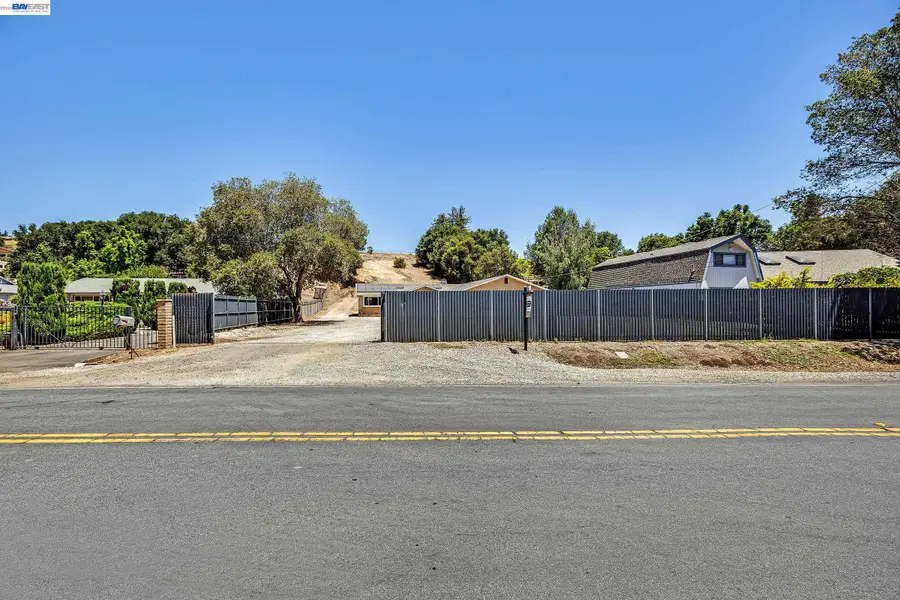 6344 Paloverde Rd, Castro Valley, CA 94552 - #2