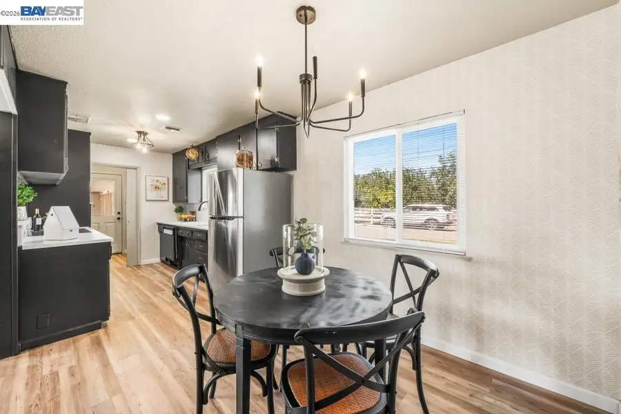 10818 E Whitmore Avenue, Hughson, CA 95326 - #2