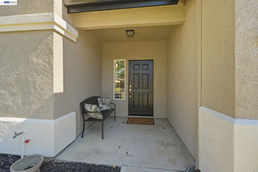1532 Sophie Ln, Escalon, CA 95320 - #2
