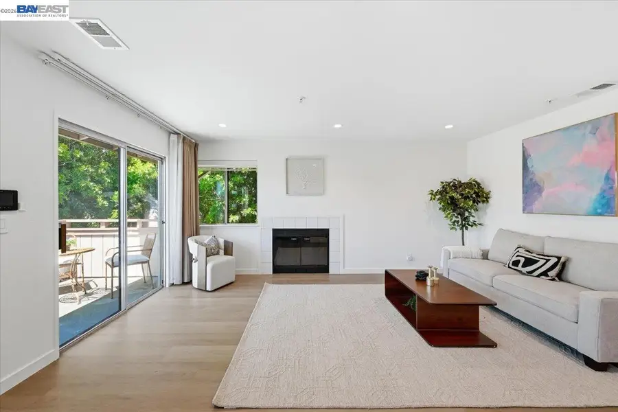 25164 Copa Del Oro Dr #201, Hayward, CA 94545 - #3