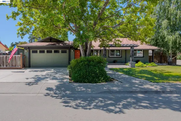 915 Orion Way, Livermore, CA 94550