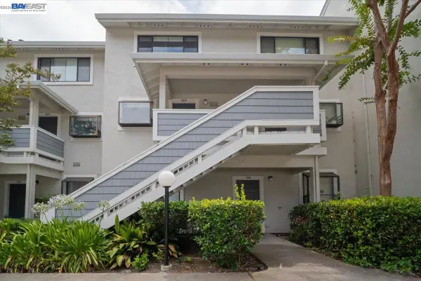 2598 Oak Rd #284, Walnut Creek, CA 94597