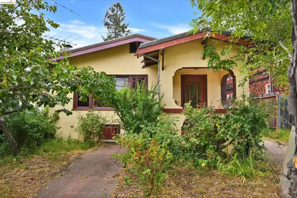 2219 Derby St, Berkeley, CA 94705
