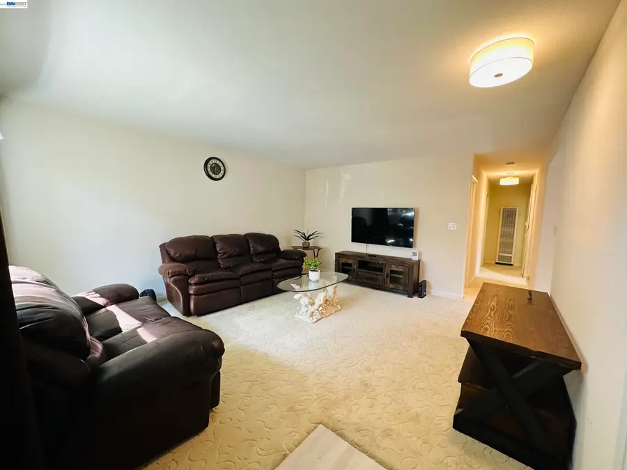 25132 Del Mar Ave, Hayward, CA 94542 - #3
