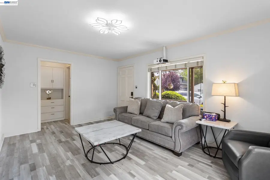 3270 Keith Ave, Castro Valley, CA 94546 - #3
