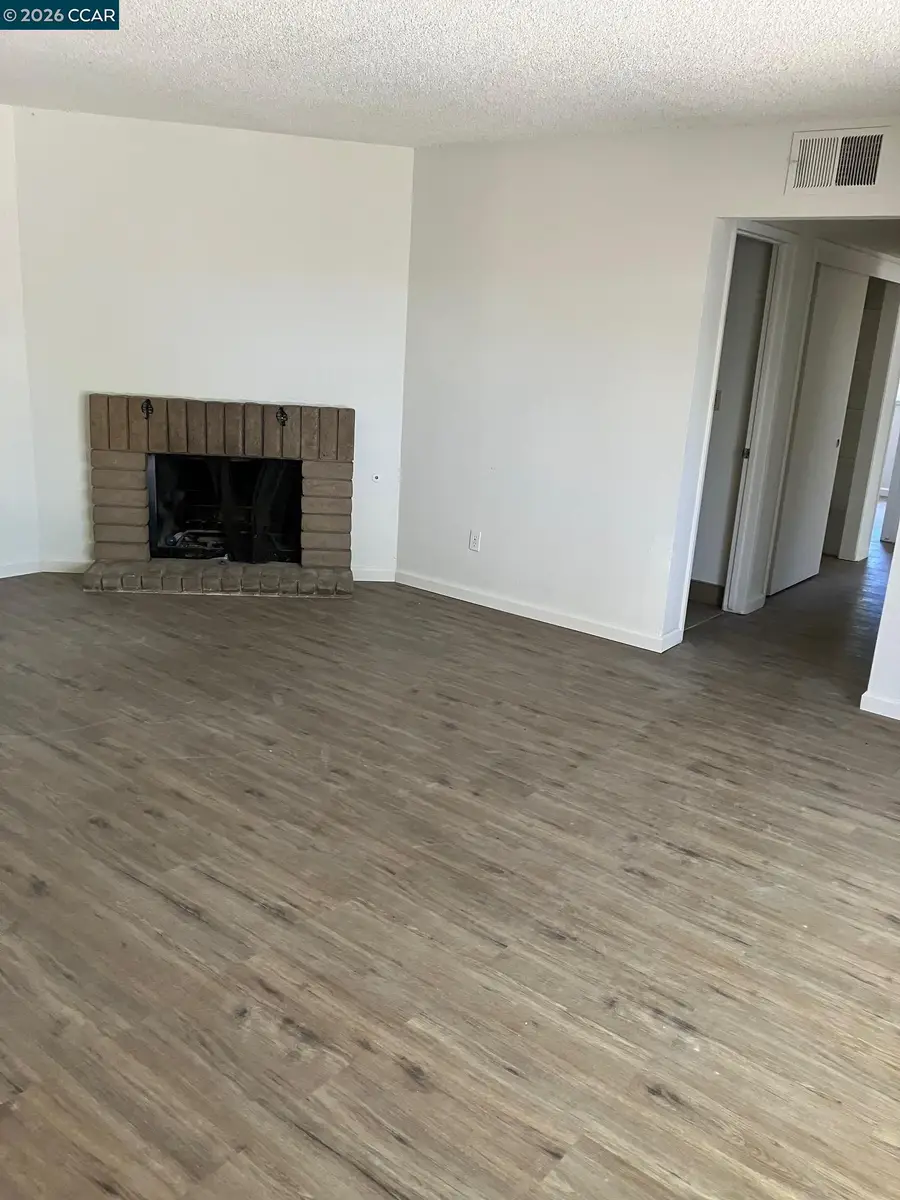 1527 Moffett Rd, Ceres, CA 95307 - #3