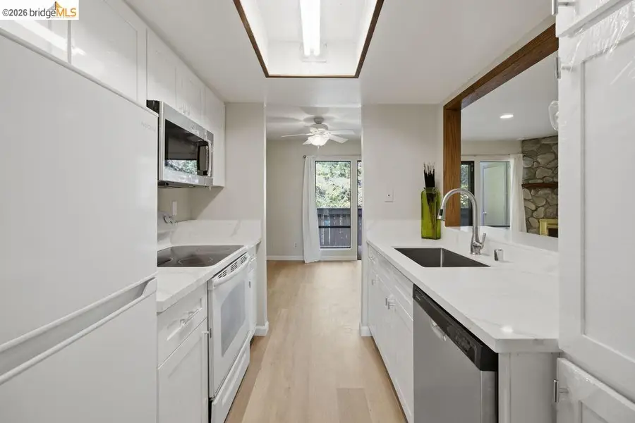 2400 Larkspur Ln #APT 264, Sacramento, CA 95825 - #2
