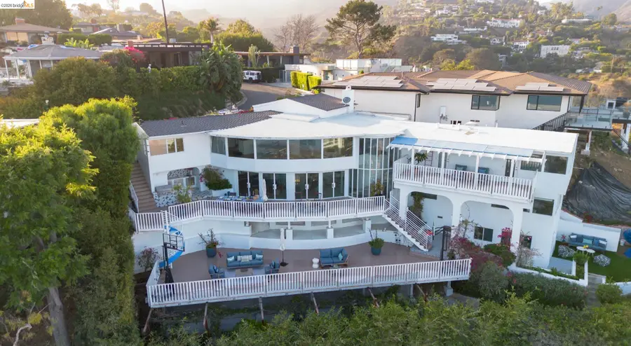 17440 Revello Dr, Pacific Palisades, CA 90272 - #3