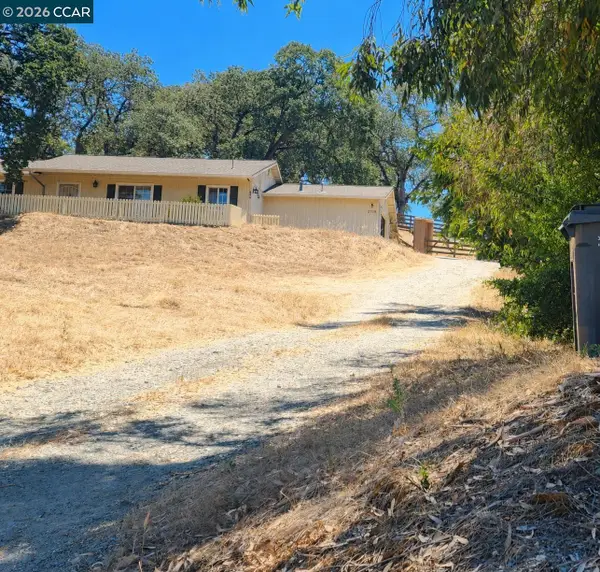 2719 Heinemann Dr, Valley Springs, CA 95252
