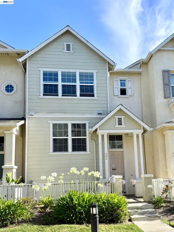 550 Summer Ln, Richmond, CA 94806