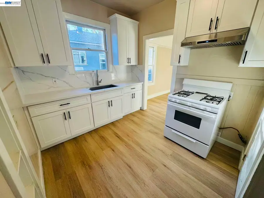 1034 X St, Sacramento, CA 95818 - #2