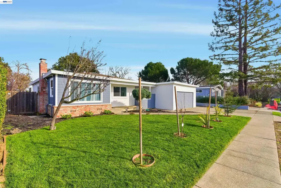 1382 Donna St, Novato, CA 94947 - #3