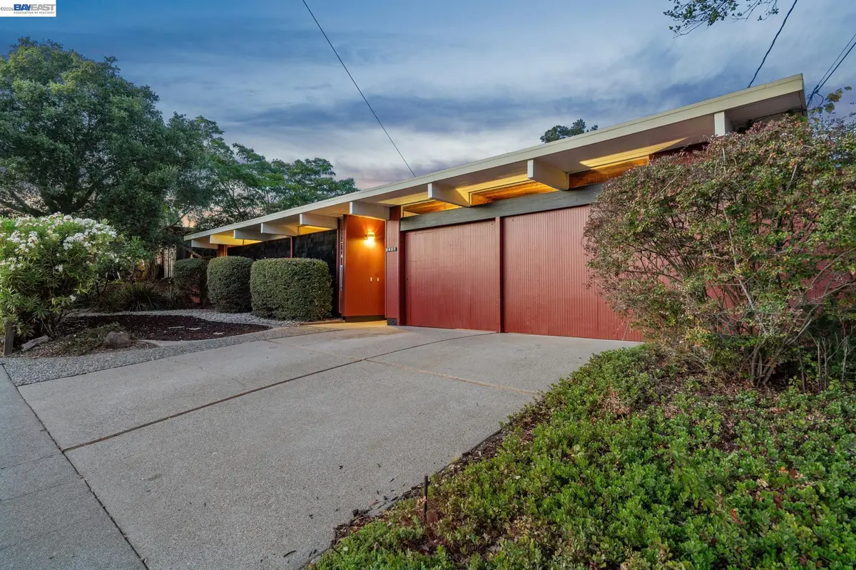 5427 Greenridge Rd, Castro Valley, CA 94552 - #1