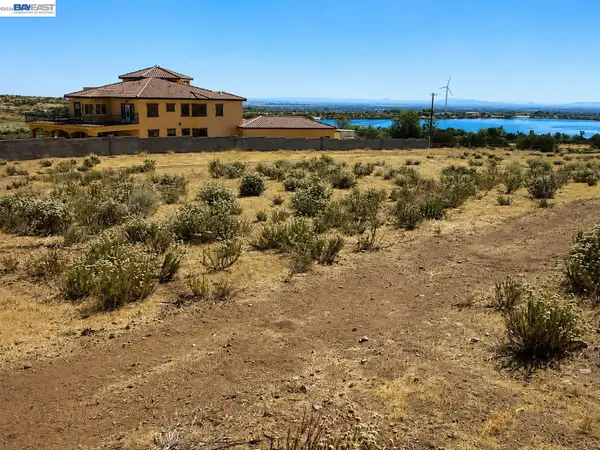 El Camino Dr Hacienda Dr, Palmdale, CA 93551