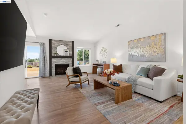 295 Iris Rd, Hercules, CA 94547