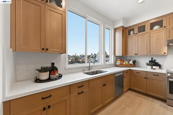 2009 Grand Street, Alameda, CA 94501