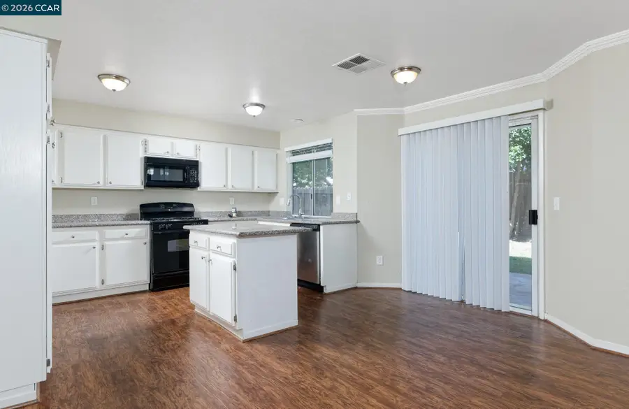 418 Stoneybrook Ln, Vacaville, CA 95687 - #3