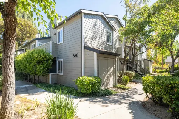 580 Canyon Oaks #D, Oakland, CA 94605