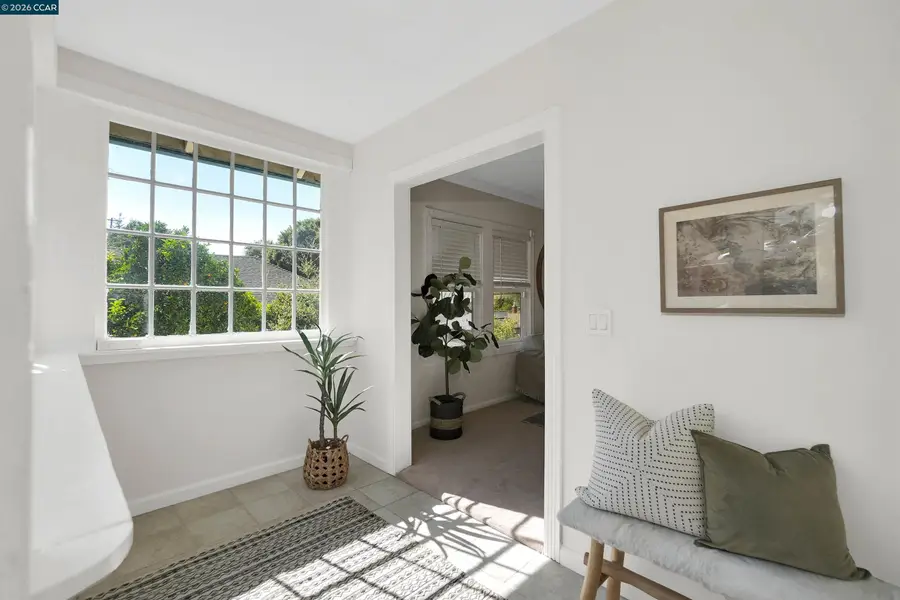 30 Bishop, Crockett, CA 94525 - #2