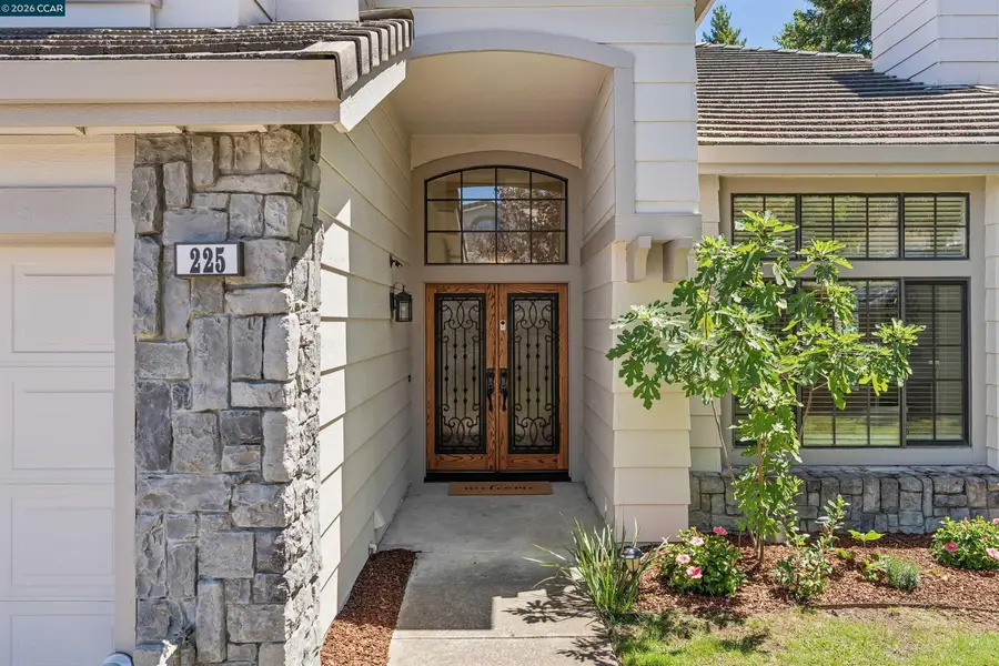 225 Valley Glen Ln, Martinez, CA 94553 - #2