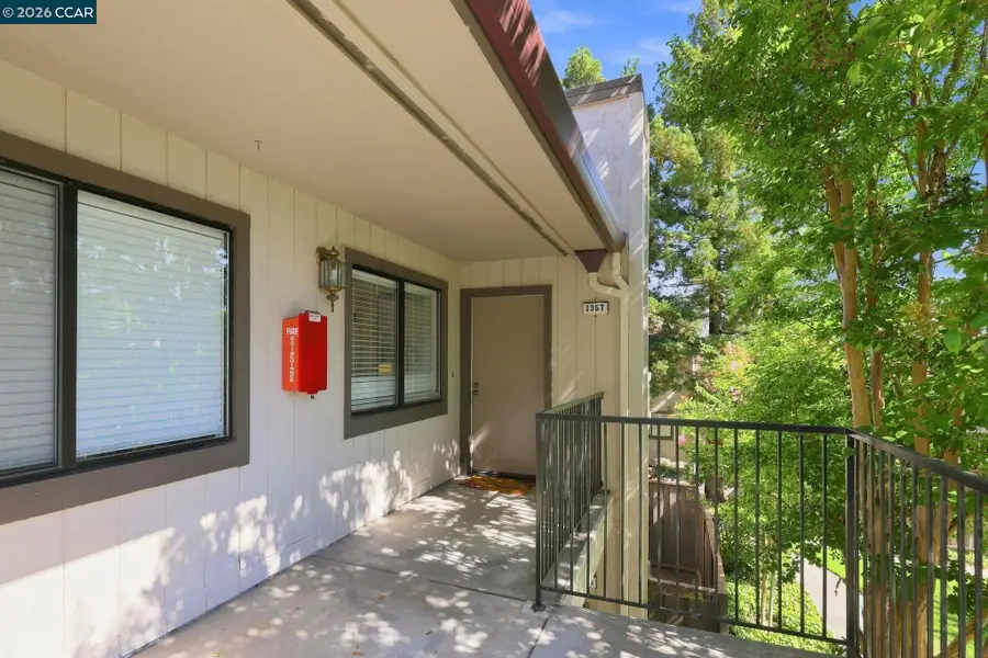 1357 Hull Ln, Martinez, CA 94553 - #3