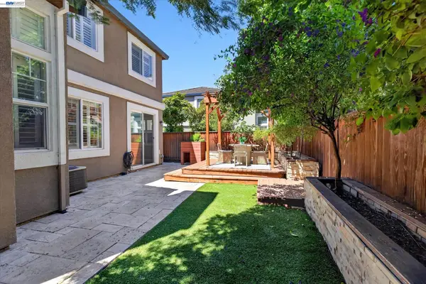2038 Mulberry Cmn, Livermore, CA 94551