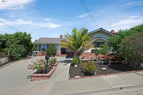 1254 Daily Dr, San Leandro, CA 94577