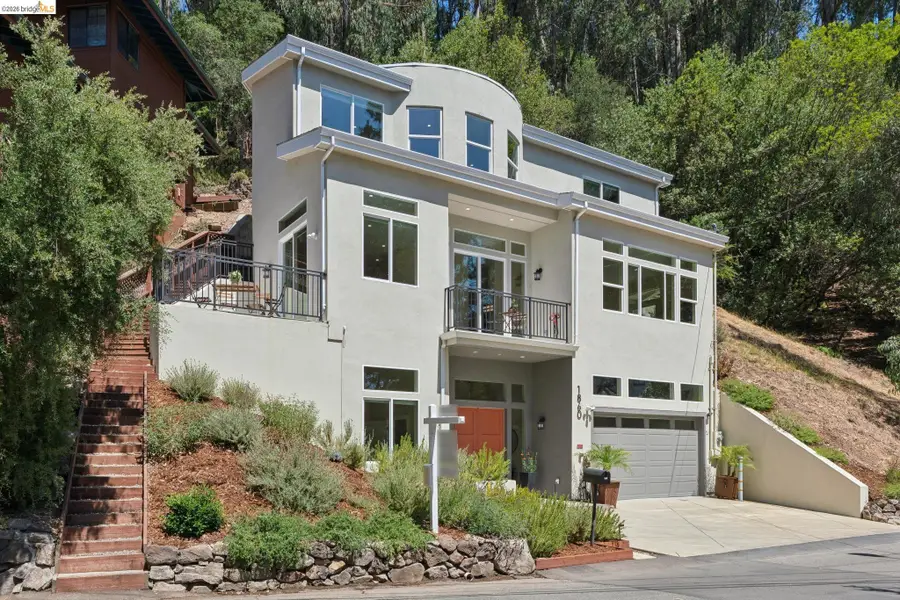 1860 Arrowhead Dr, Oakland, CA 94611 - #2