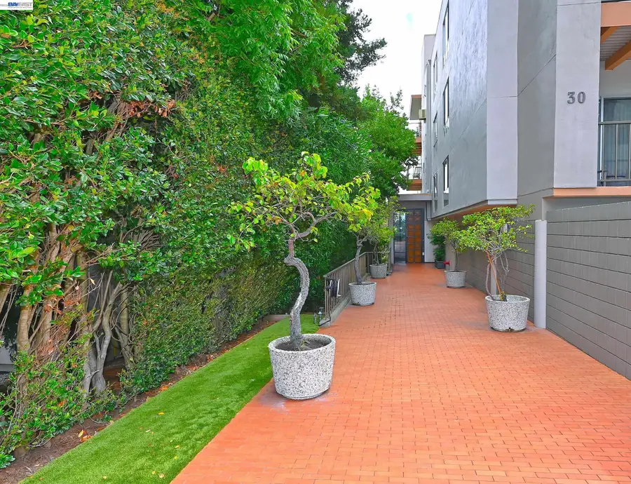 30 Mounds Rd #201, San Mateo, CA 94402 - #2
