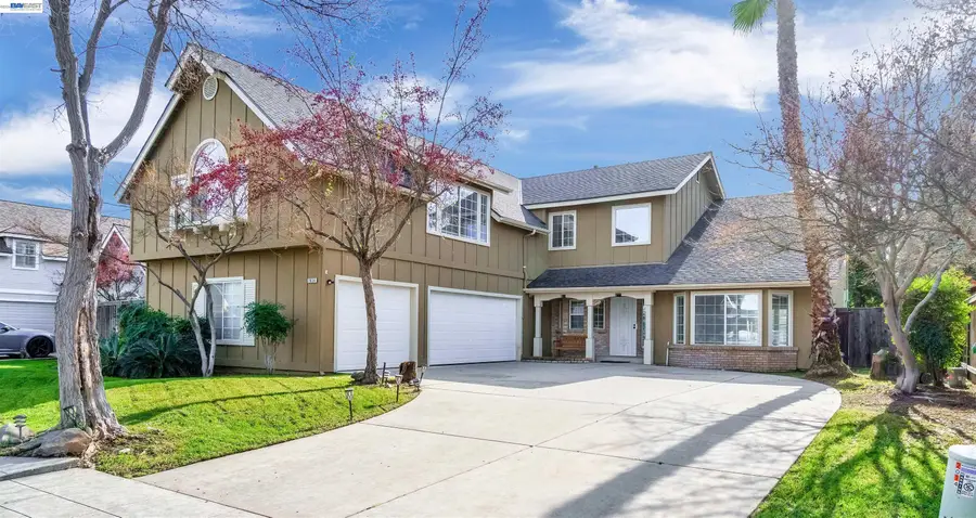 2034 Wrenwood Ave, Clovis, CA 93611 - #2
