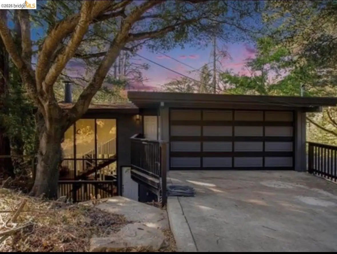6855 Gunn Dr, Oakland, CA 94611 - #1