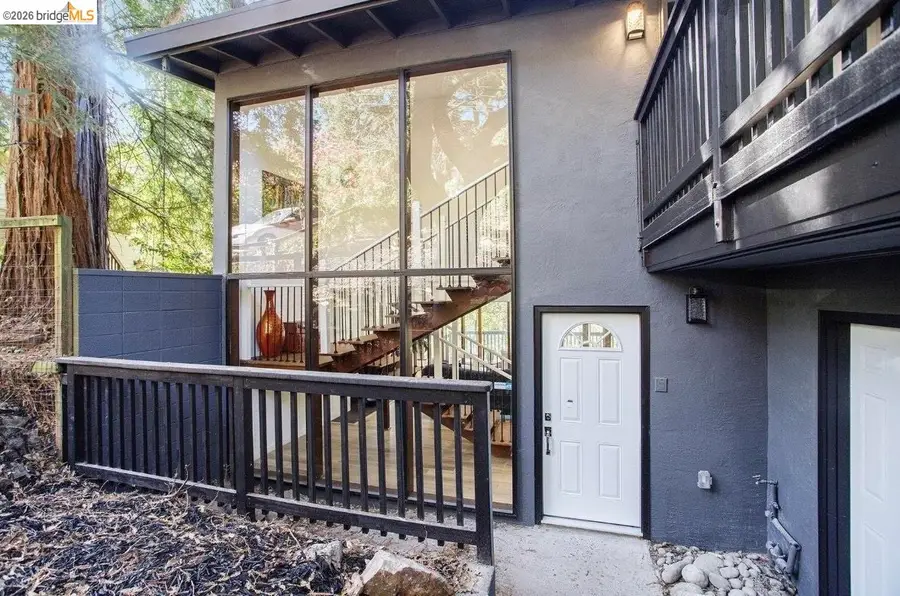 6855 Gunn Dr, Oakland, CA 94611 - #2