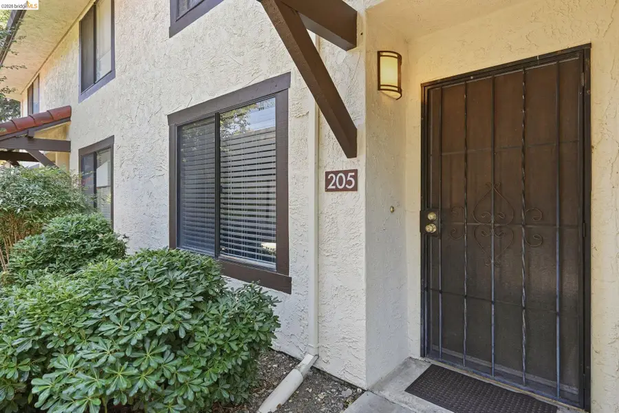 205 Del Valle Cir, El Sobrante, CA 94803 - #2