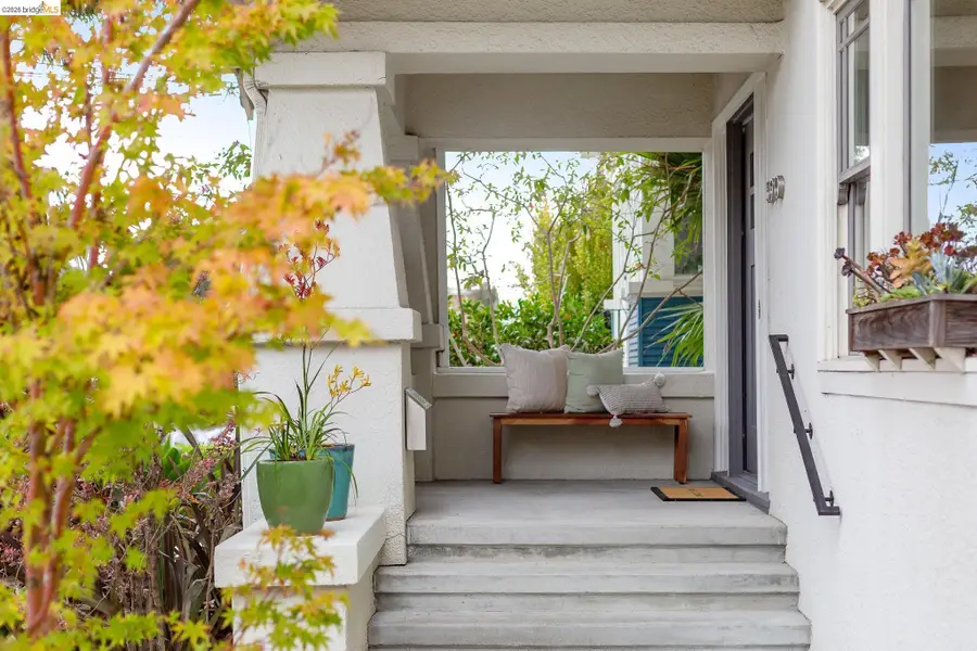 590 66th St, Oakland, CA 94609 - #2